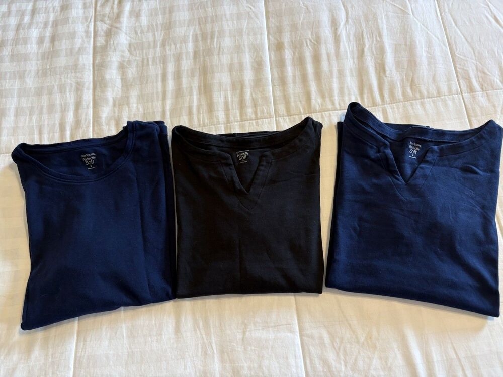 Kim Rogers Women’s Small Tee T-Shirt Custom Bundle 2 V-neck 1- Round Neck